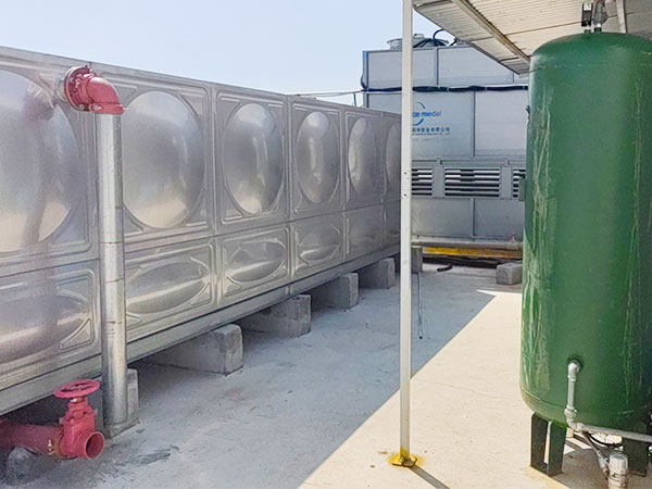 廣東廣州密閉式冷卻塔項目案例